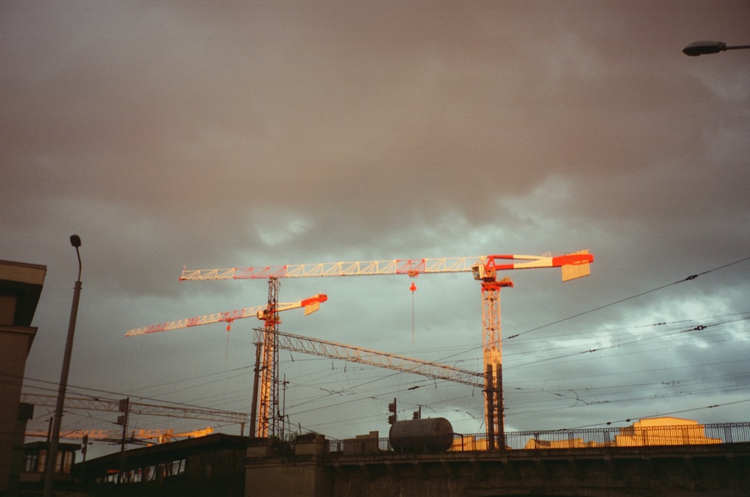 Construction Hiring Trends Signal Shifting Demand Across Nonresidential Sectors