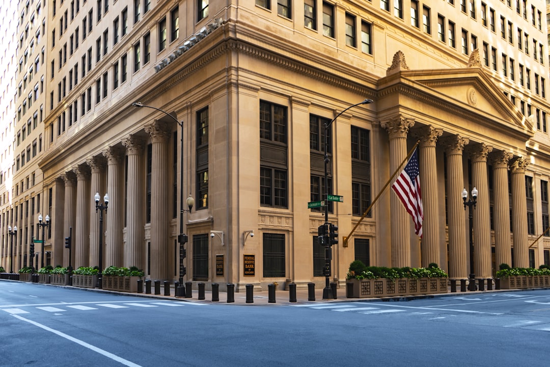 Fed Split on Rate Cuts as High Rates Test Real Estate