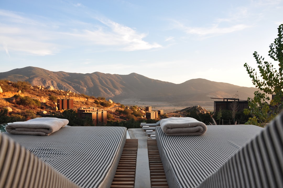 Hotels Flat; Luxury Outperforms