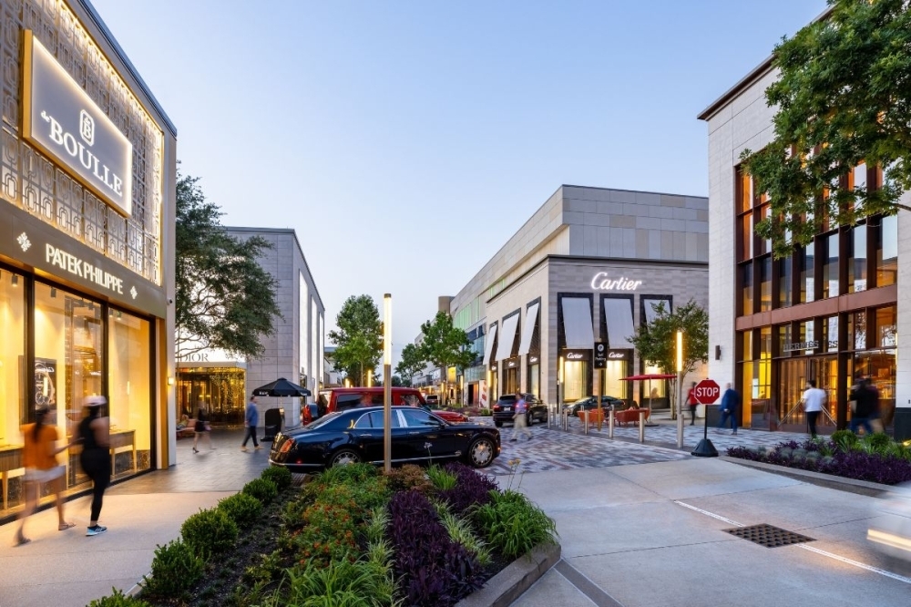 Houston Retail Holds Line Amid Consumer Strain