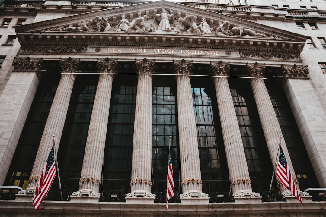 Markets Turn Defensive as Data Delays Hit Bonds and Retail Steps Back From Stocks