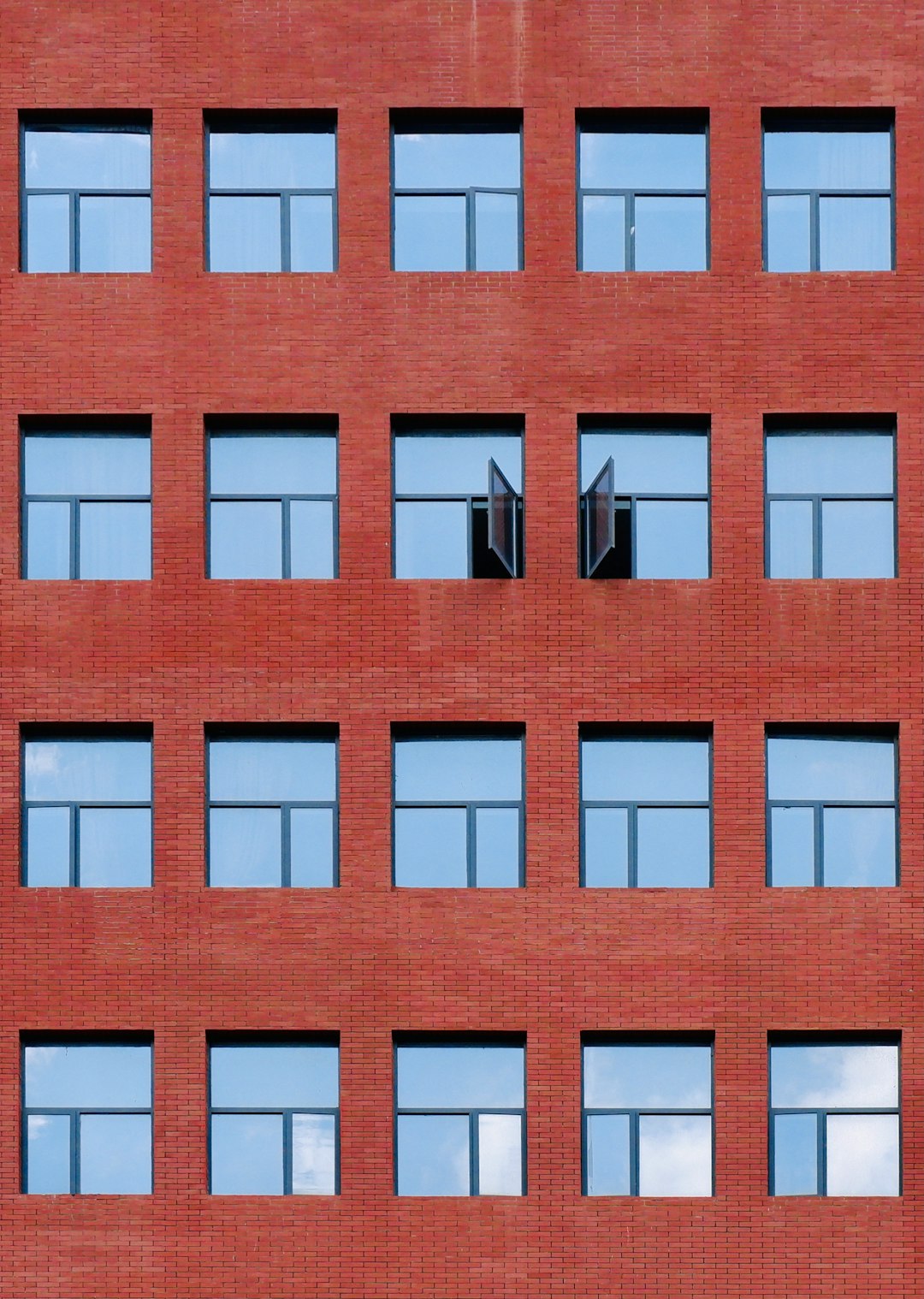 Occupancy Weakness Pulls U.S. RevPAR Negative