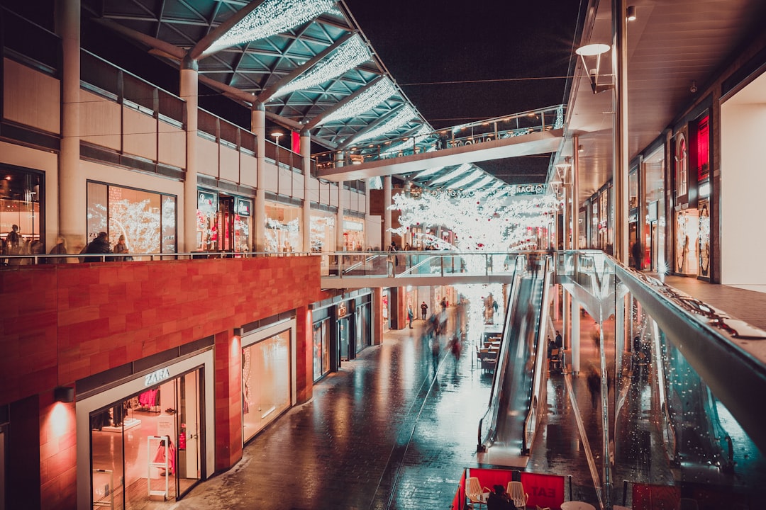 🟡Retail Finds Its Floor: Stable Ops, Cheaper Entry, Debt Still Available