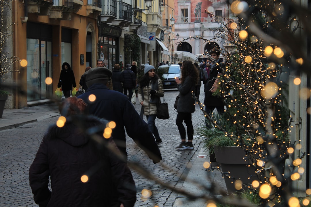 Retail Investors Expand as Holiday Spending Outlook Dims