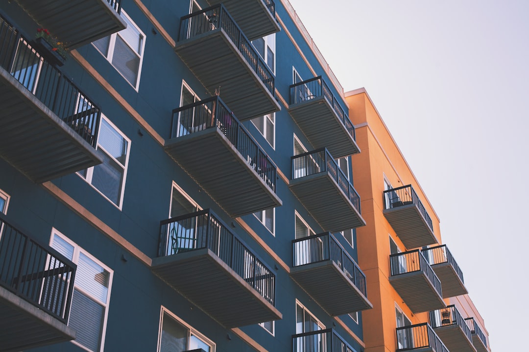 Sunbelt Oversupply Pushes Apartment Vacancies to Record High
