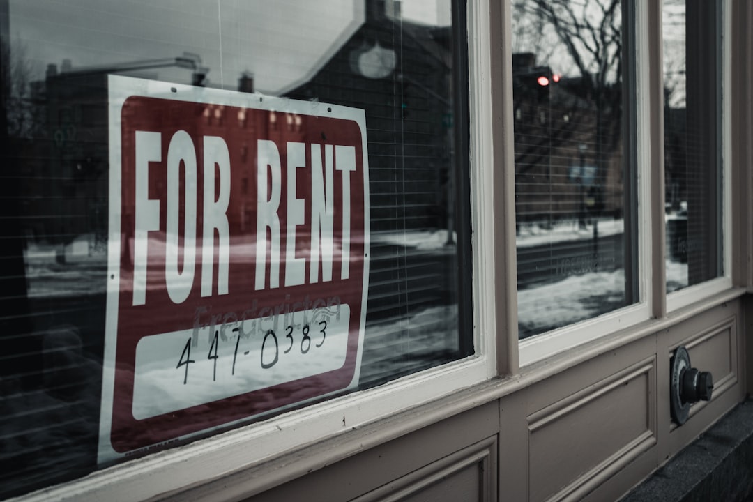 U.S. apartments: vacancy record tests rent discipline